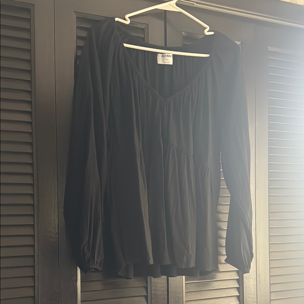 Women's Black Long Sleeve Top